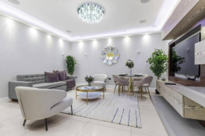 Stylish 2 bed split level flat